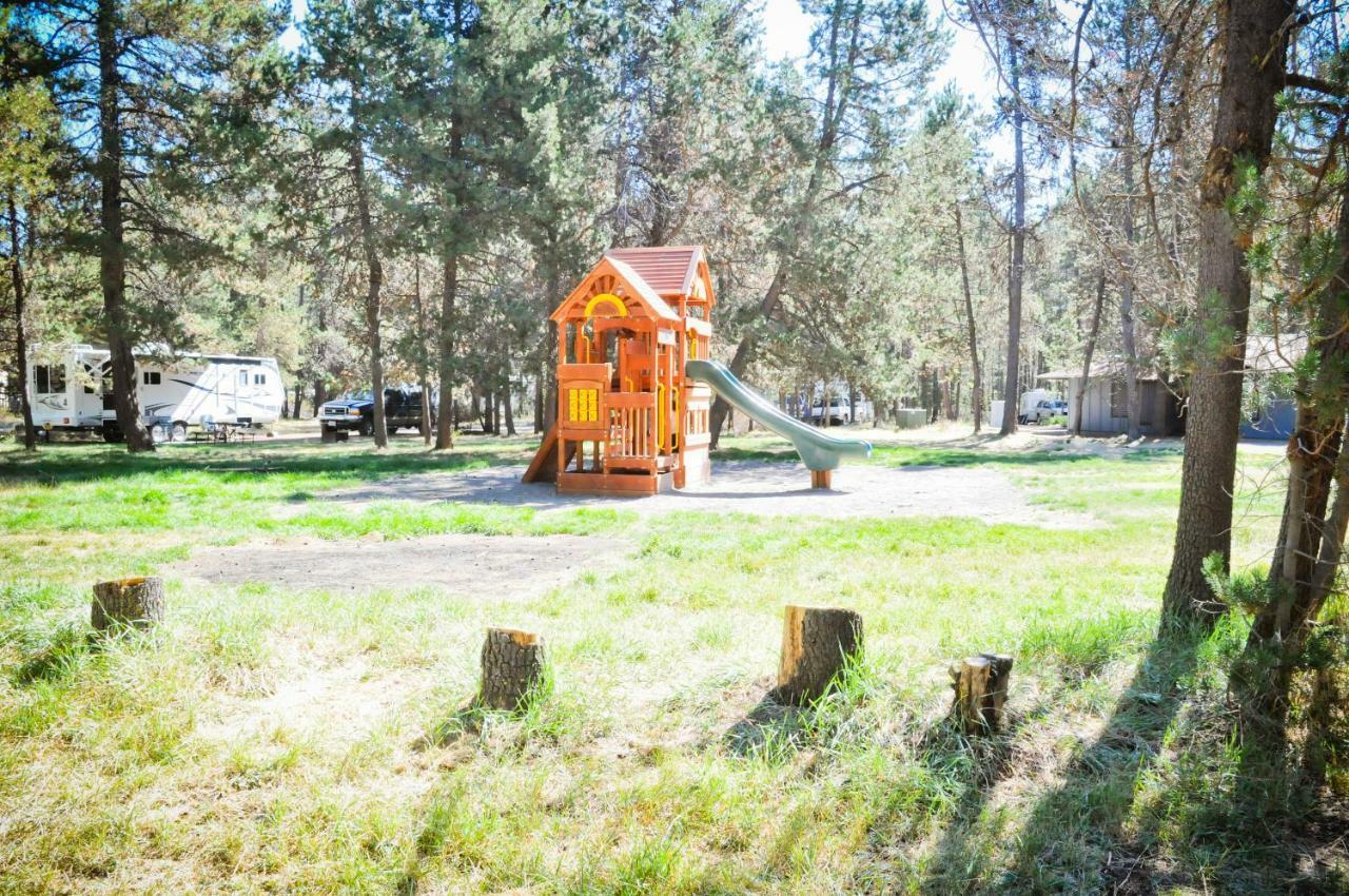Bend-Sunriver Camping Resort Wheelchair Accessible Yurt 13 Eksteriør billede