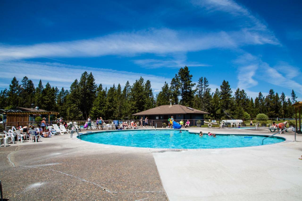 Bend-Sunriver Camping Resort Wheelchair Accessible Yurt 13 Eksteriør billede